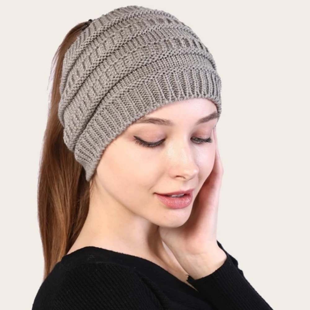 Knitted Ponytail Beanie Winter Hat Light Gray